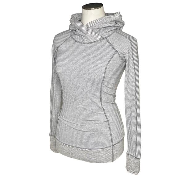 Lululemon Think Fast Hoodie size 2 - Picture 5 of 15